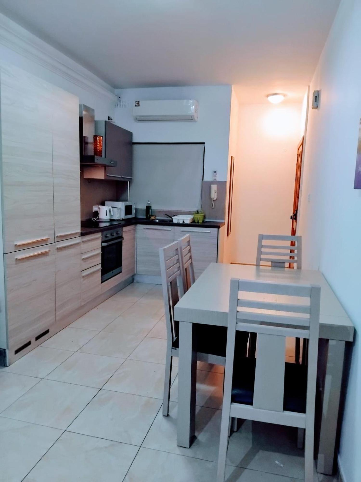 Gzira Smart 1 Bedroom Apartment Luaran gambar